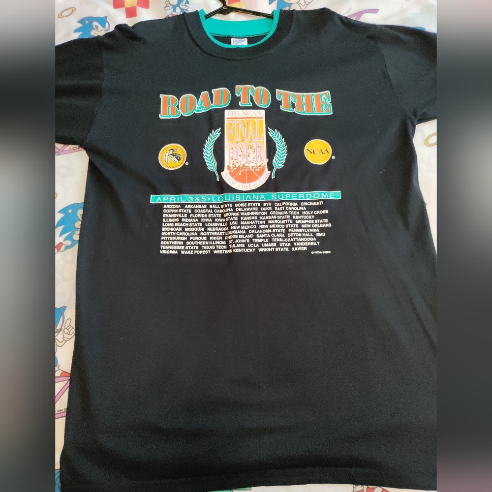 Vintage 1993 NCAA single stitch extra large t-shirt